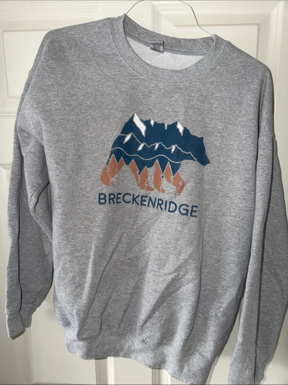 Gildan heavy blend Gray Crewneck w/ Breckenridge graphic